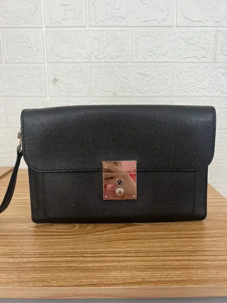 Preloved LV Clutch Pria