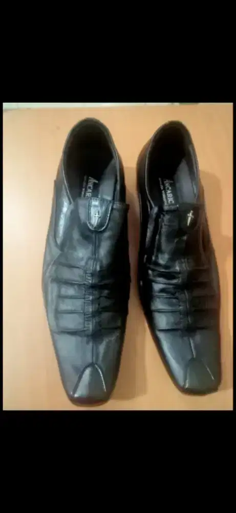 Sepatu pria ancarici