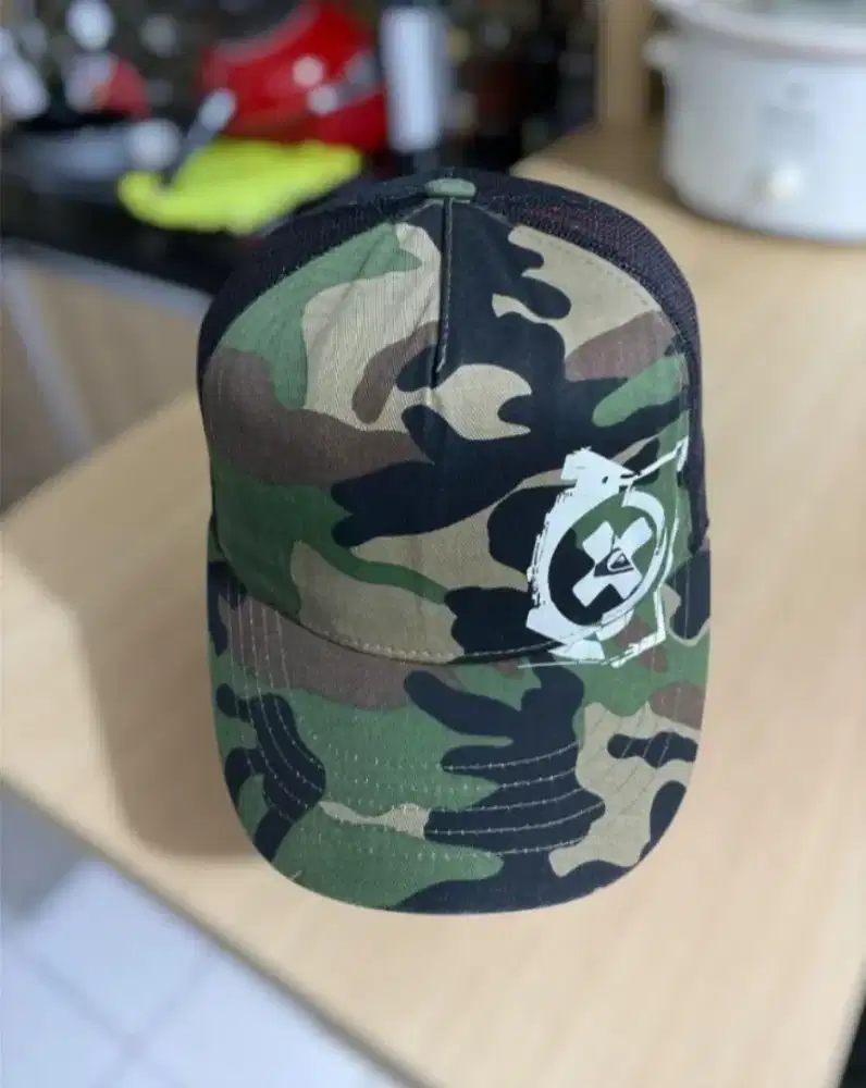 TOPI QUIKSILVER CAMO ARMY PRELOVED