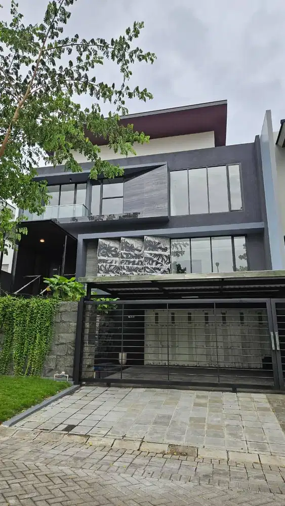 New Minimalis Gress 3 Lantai Woodland Citraland Row Jalan 4 Mobil Sby