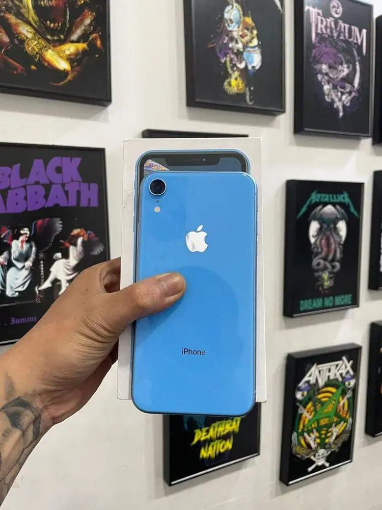 iphone xr 64gb warna blue