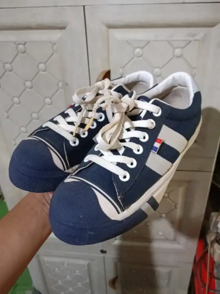 Sepatu RIVERSE Size 40 Original