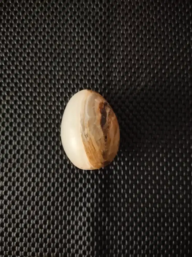 Batu marmer bentuk telur