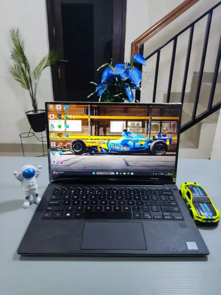 DELL XPS 13 9360 TOUCHSCREEN Superslim Premium Edition [ SSD ]