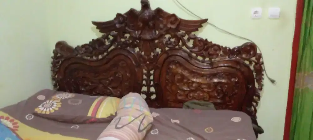 Dijual dipan kayu jati tua motif burung elang