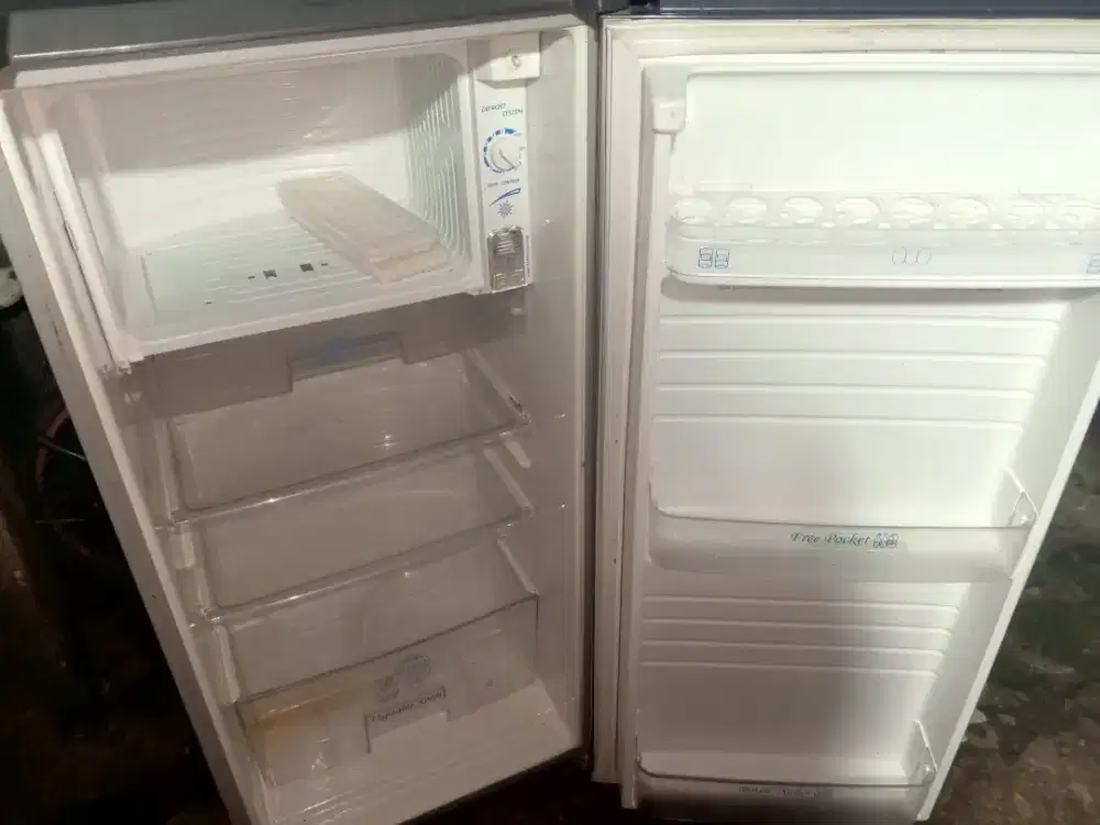 Rak kulkas Aqua/sanyo