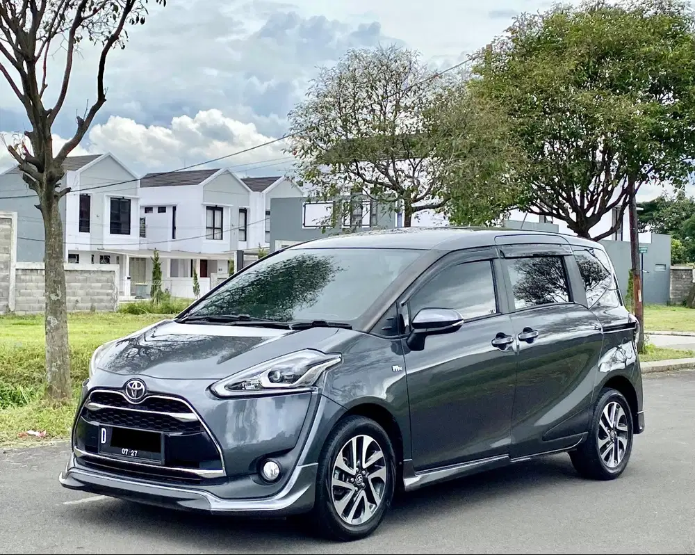 TOYOTA SIENTA Q 2017