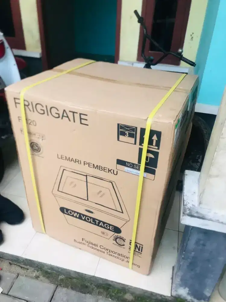Chest Freezer Frigigate CF-120SDF kapasitas 100 L
