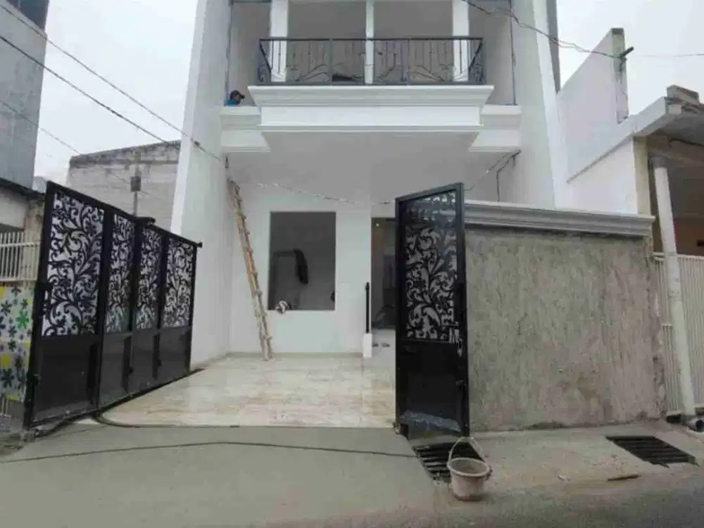 Rumah Baru Modern Klasik LT 84 di Kalisari Raya Cijantung Jakarta Timur