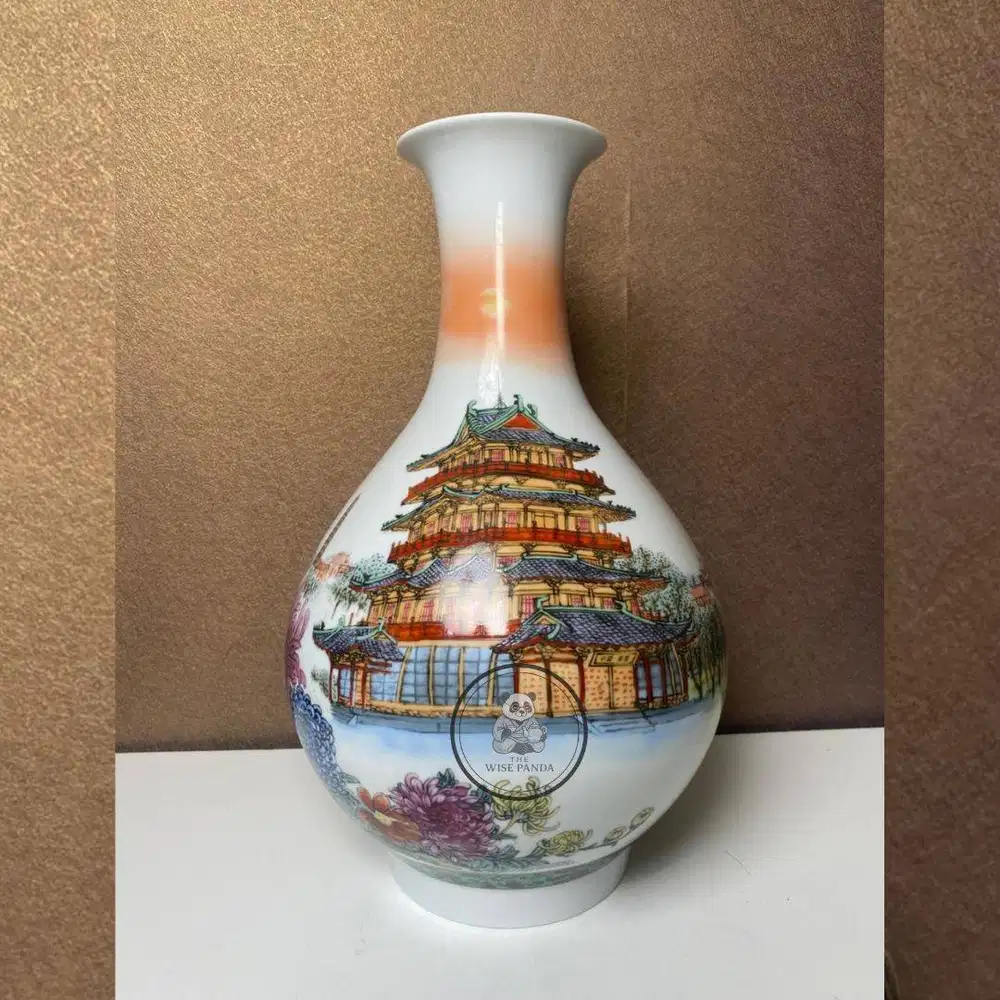 Chinese Porcelain Castle Decorative Vase 28cm