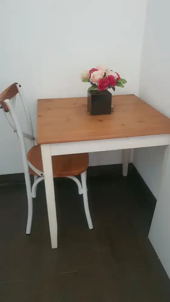 Set Meja Makan 2 Kursi