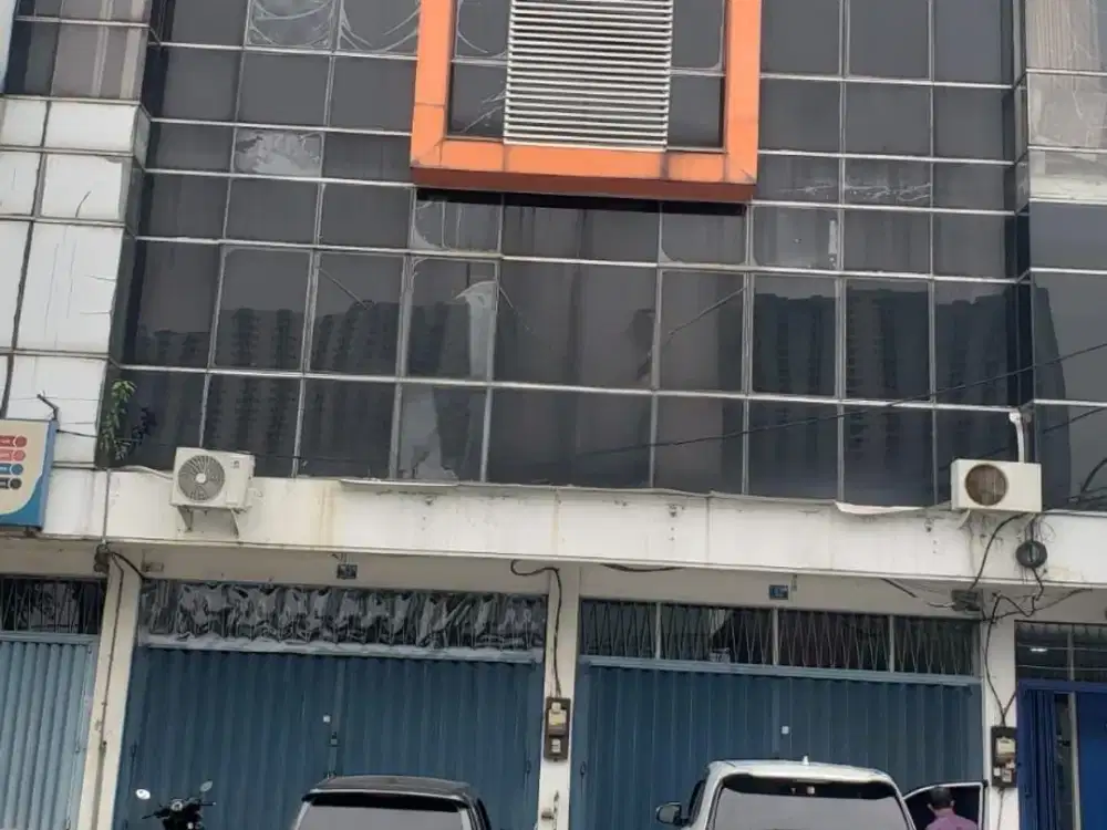 Ruko strategies 2 unit + gudang,berdampingan, jalan raya