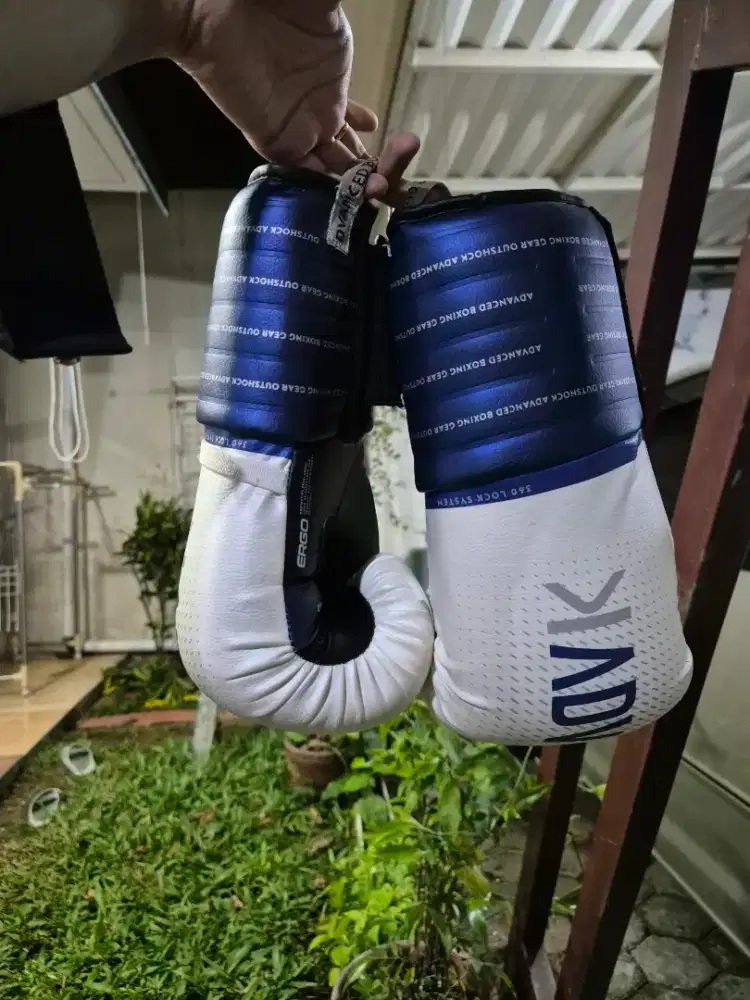 Jual boxing gloves Decathlon size 10