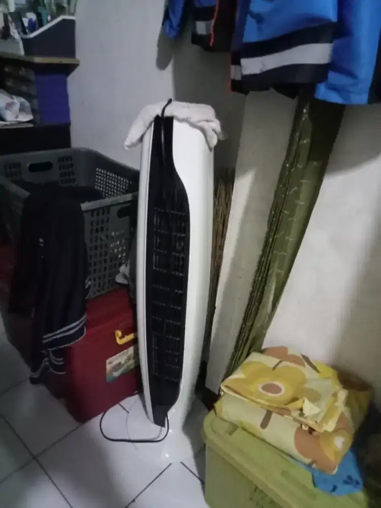 Kipas Angin Lantai Merek Kriss