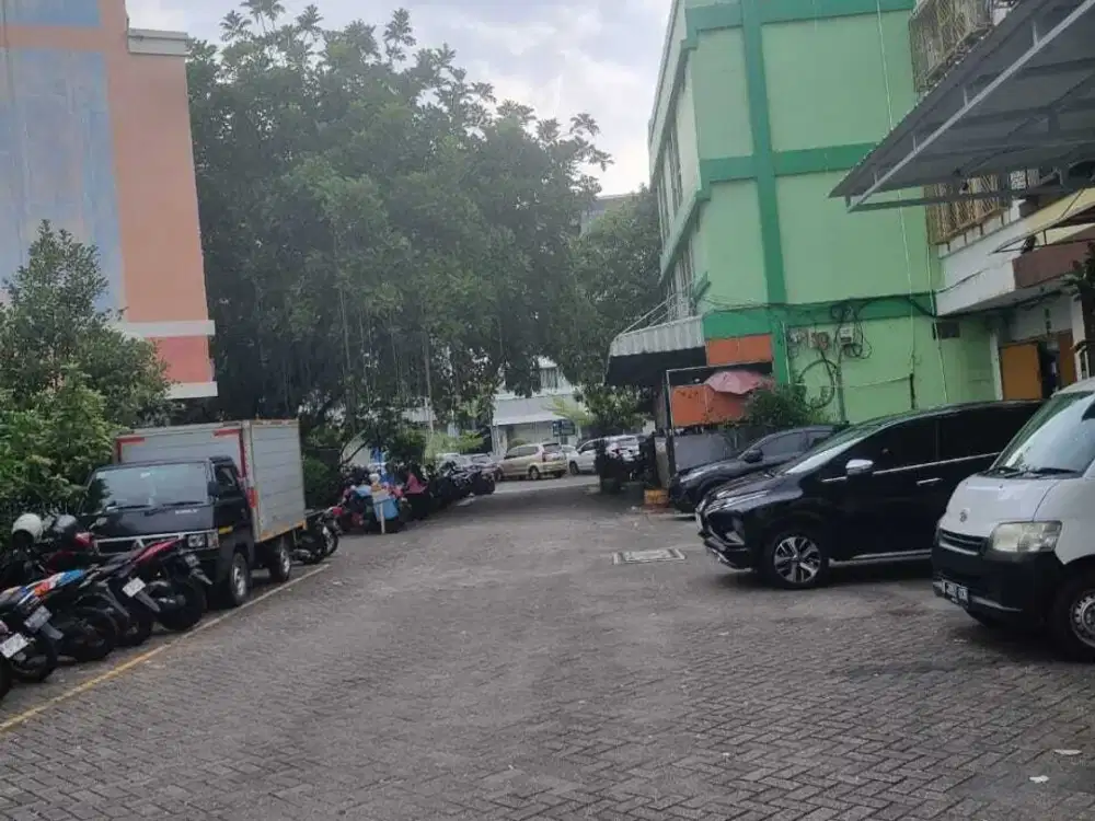 Dijual Ruko 3.5 lantai di kawasan bisnis Cempaka Mas Cempaka Putih Jakarta