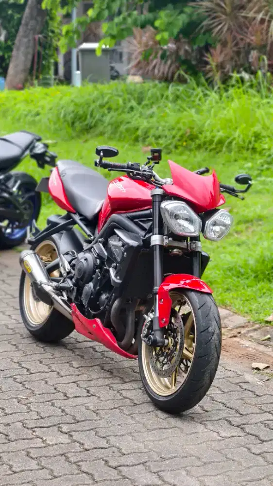 Triumph street triple 675 tahun 2012, modif hedon, mantab, siap gas