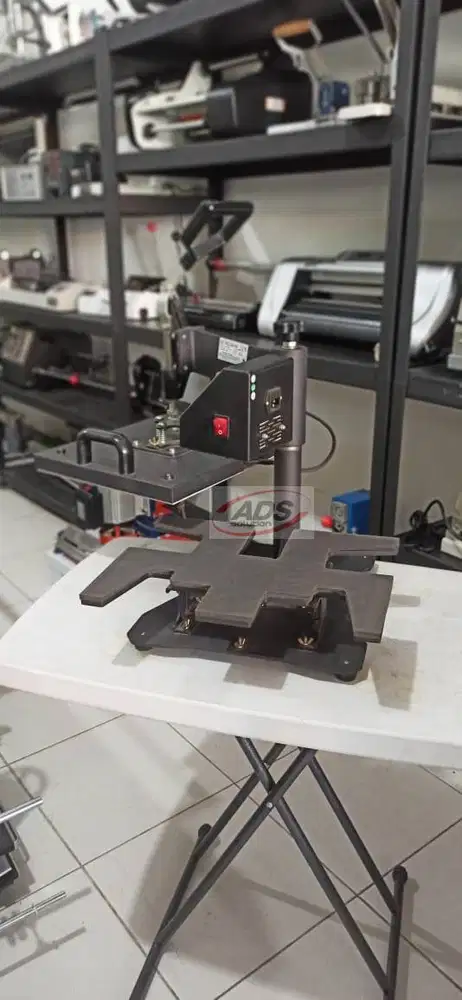 MESIN PRESS SEPATU CUSTOM SISTEM SABLON DIGITAL