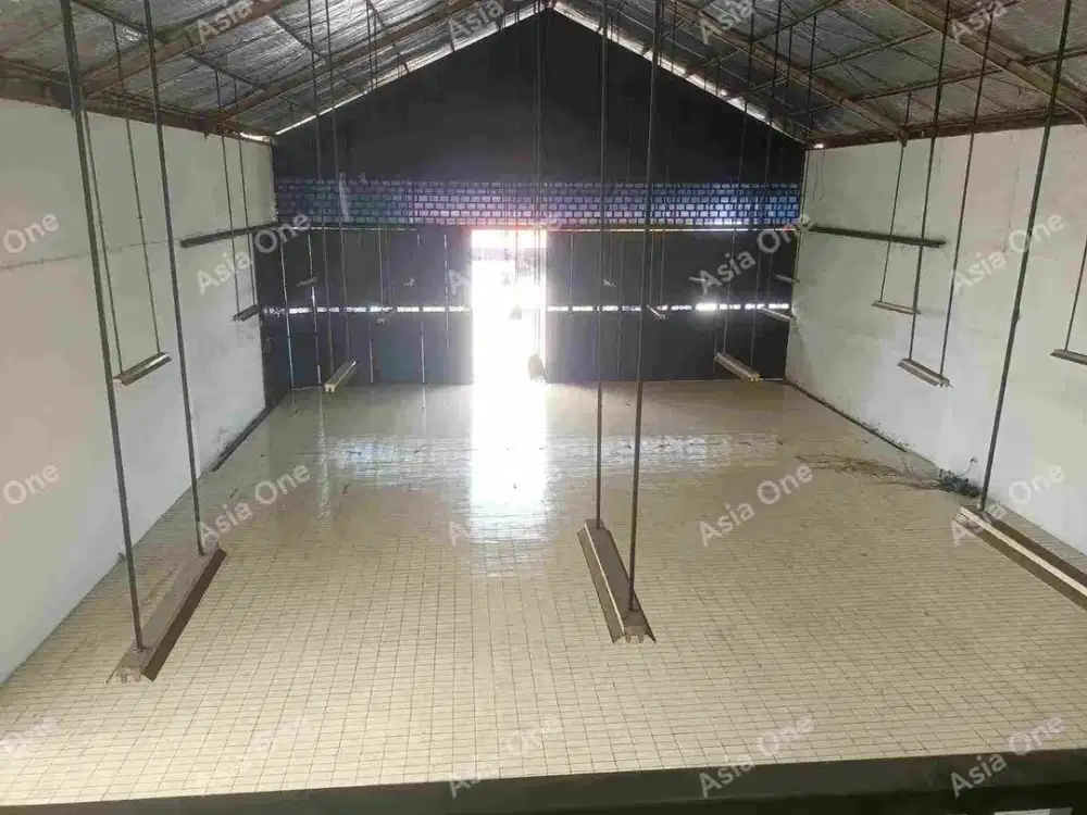 Gudang Ex Showroom Di Raya Sultan Agung, Medan Satria, Bekasi