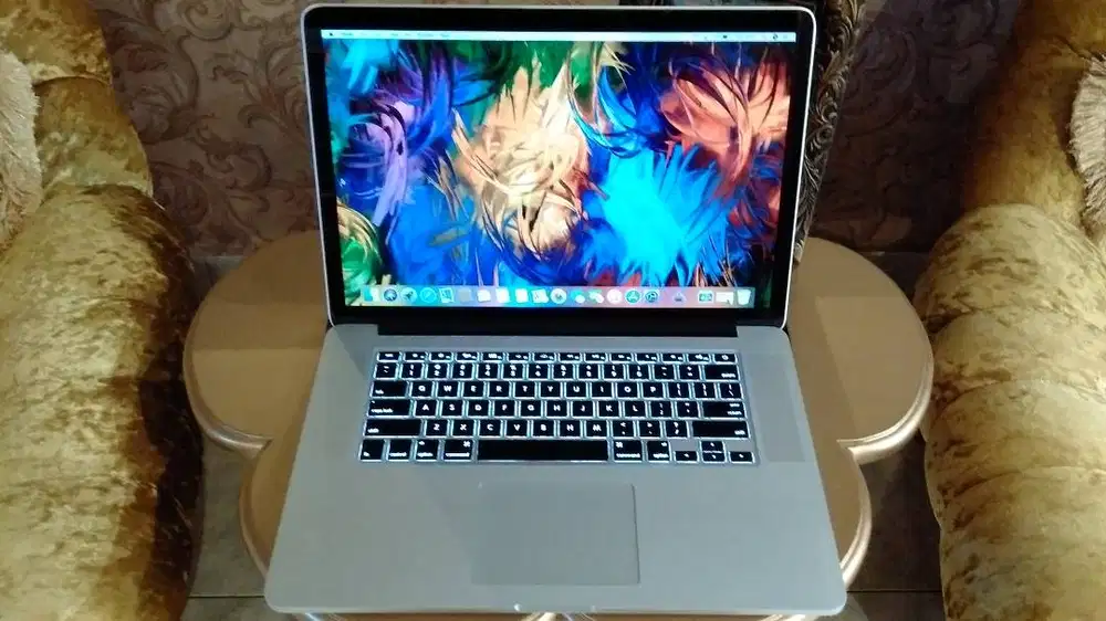 Macbook Pro Retina 15 inch Editing Grafis Core i7 Ram 16GB SSD 256GB