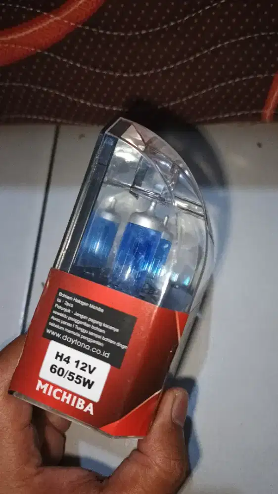 Lampu H4 mobil/motor