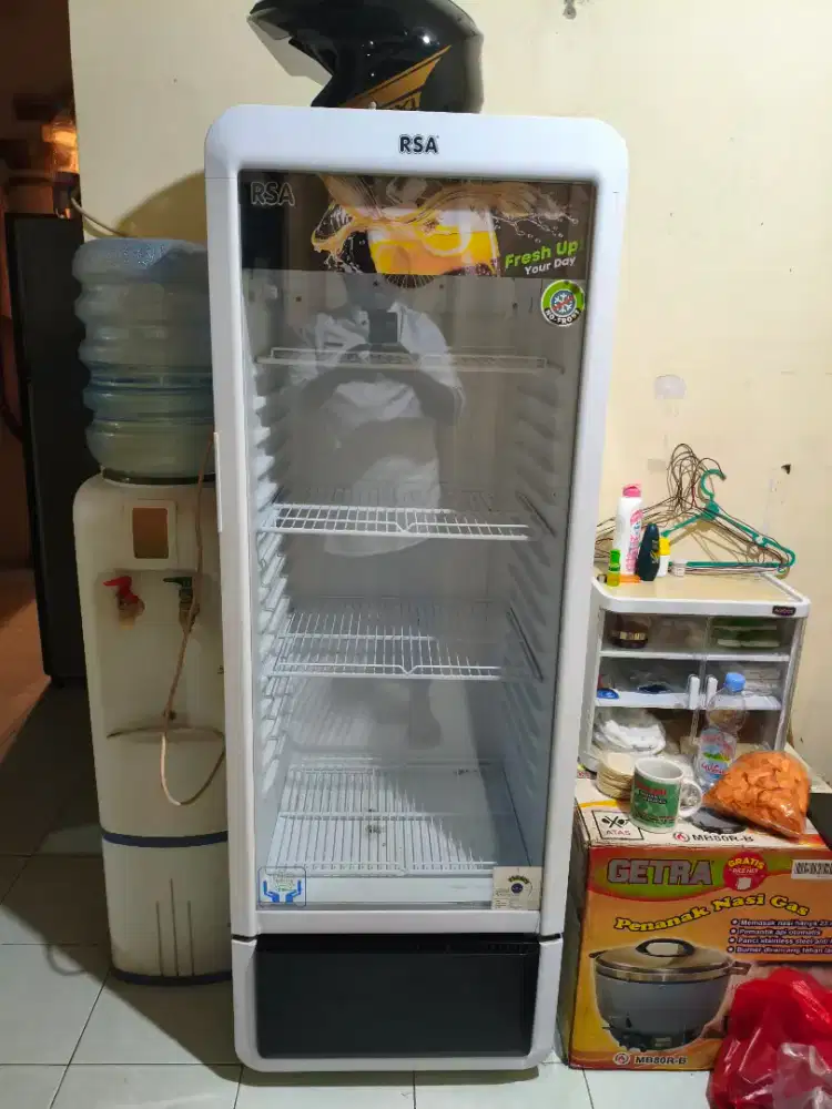 Di jual kulkas minuman