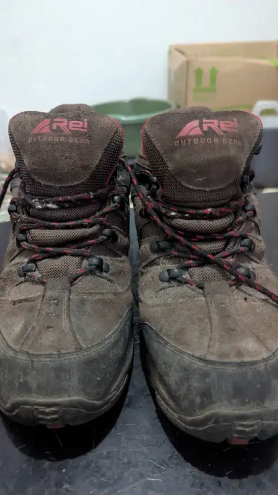 Sepatu gunung Arei uk.41