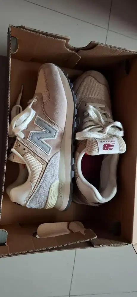 Sepatu New Balance 574 Baru Uk 40 Bonus Tas Guess Ori