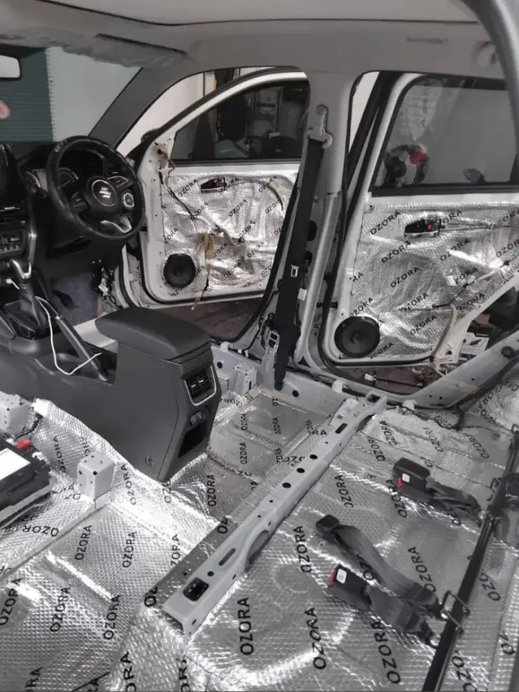 Peredam suara mobil home service