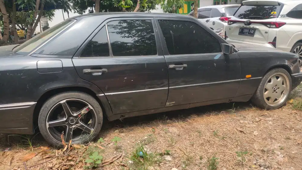 Mercedes-Benz E320 1997 Bensin