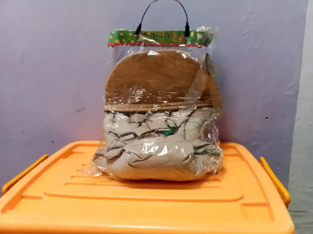 Gendongan anak model depan