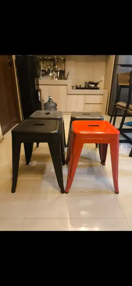 Bangku metal informa London Z 4pcs