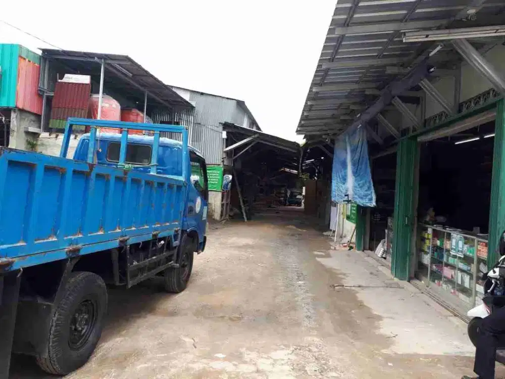 Ex toko bangunan pinggir jalan ramai area Meruya ilir