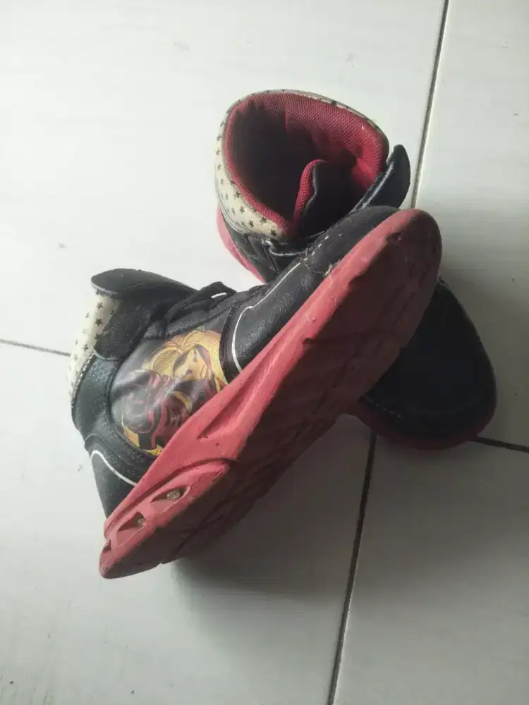 Sepatu anak cowok