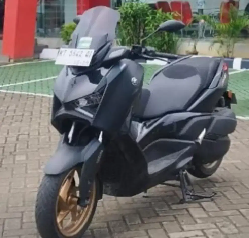 Yamaha X-Max 2024