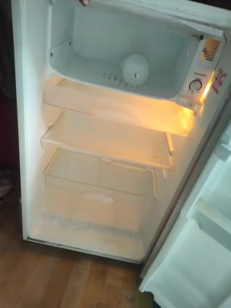 Kulkas Sharp 1 pintu