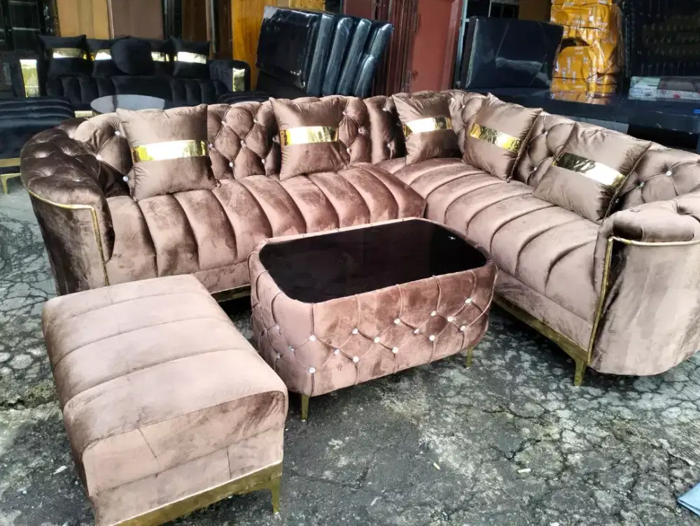Sofa cokelat full bludru
