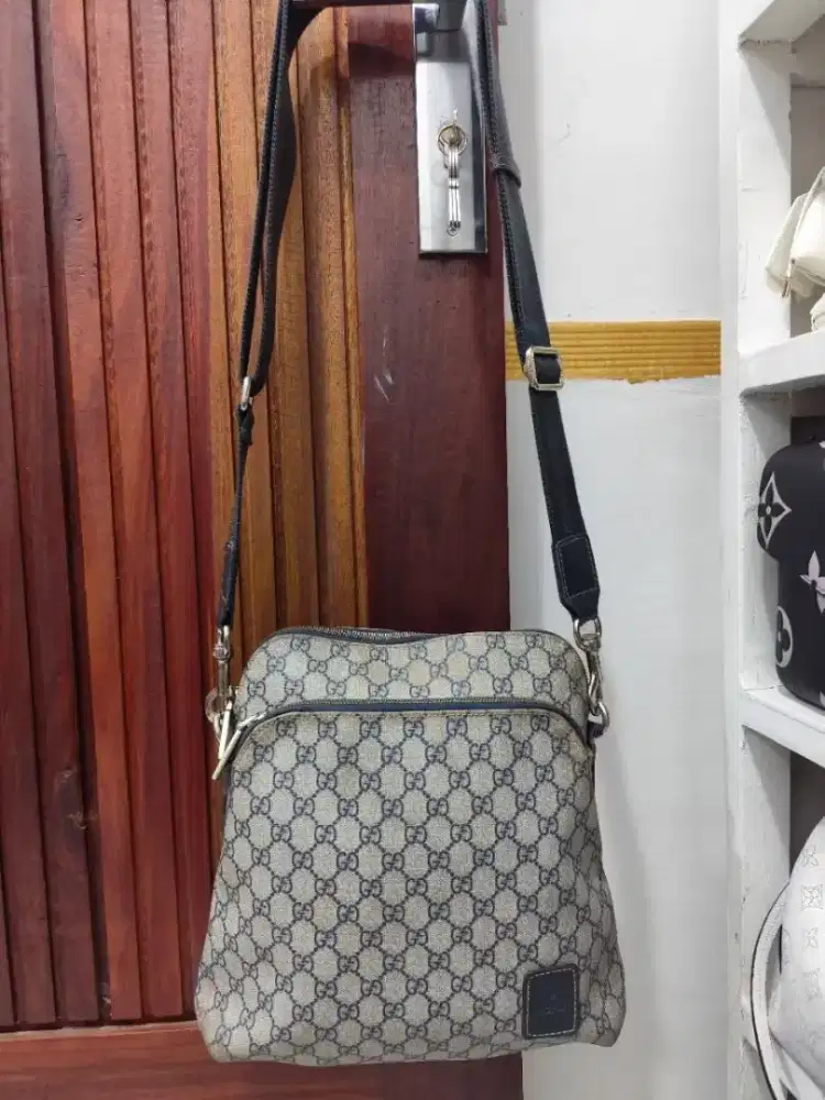 GUCCI SLINGBAG BRAND ITALIA ORIGINAL BRANDED