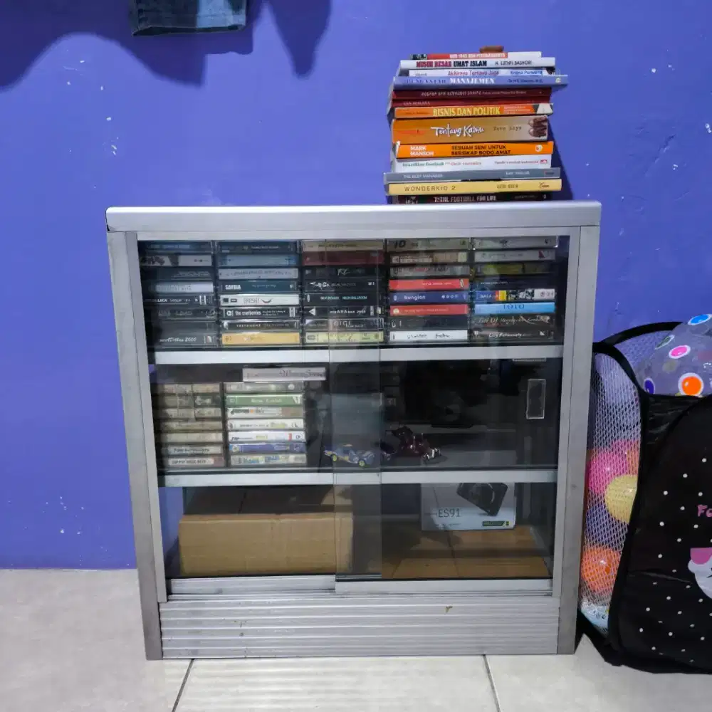 Etalase ukuran 60x60 bisa Nego