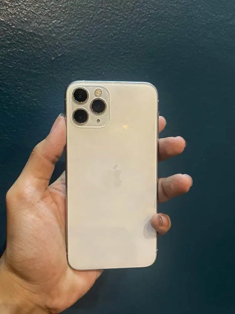 Jual hp iphone 11 pro 64 gb 3 jt 300 kumplit