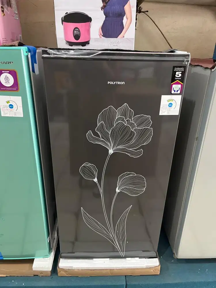 KULKAS POLYTRON ER8101