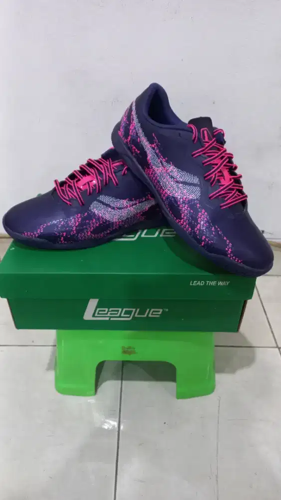 Sepatu Futsal League