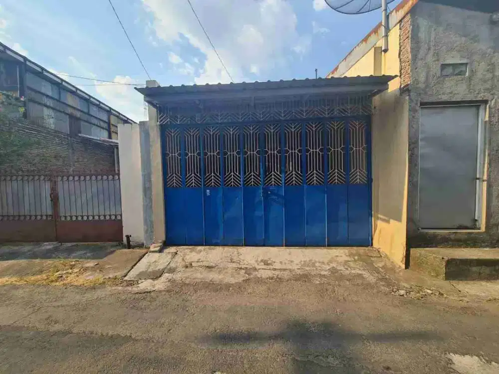 Rumah siap pakai tengah kota dekat pasar gede dan widuran solo.