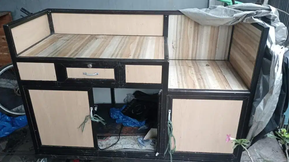 gerobak bekas jual makanan