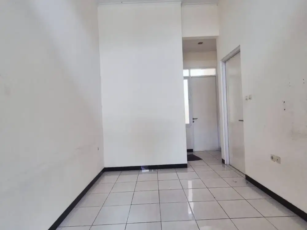 Harga Termurah! Jual Cepat Rumah Minimalis Berlokasi Di Lingkungan Aman Dan Tenang Taman Kopo Indah, Bandung