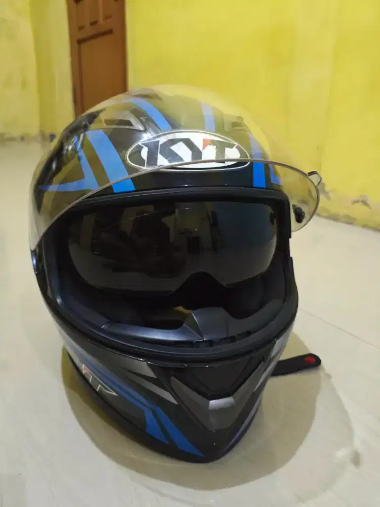 Helm KYT full face double visor