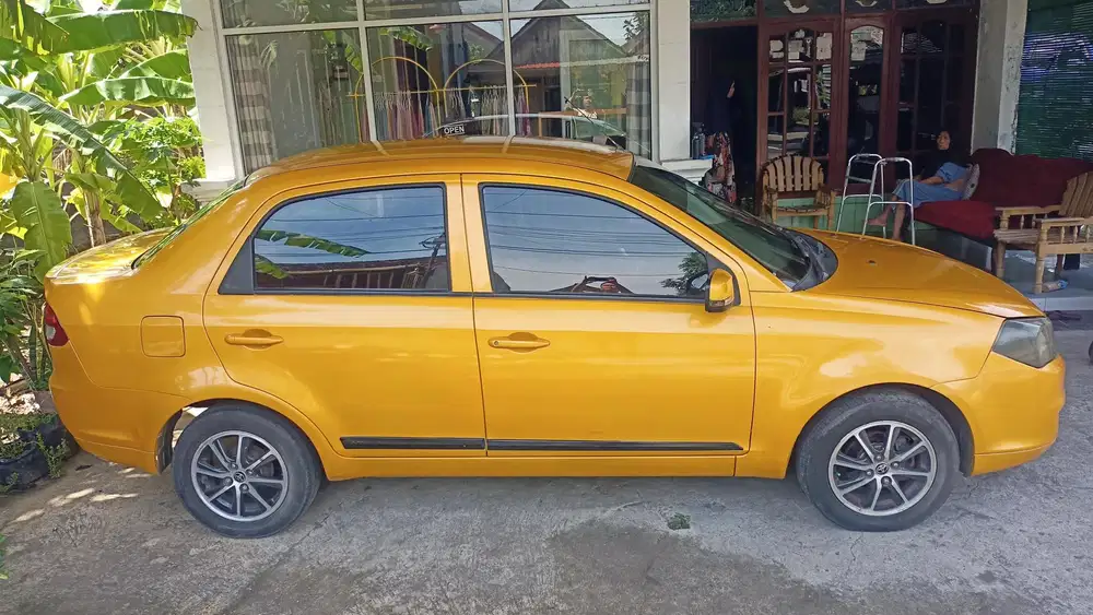 Proton Saga 2012 Bensin