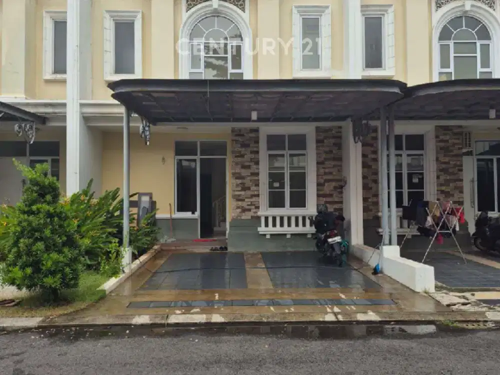 Rumah Kondisi Bagus Di JGC Cluster La Seinne