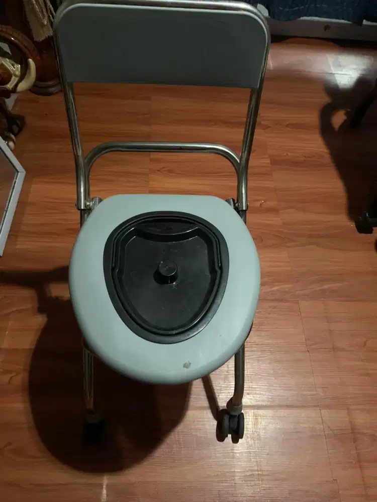 Kursi Mandi Pasien/Orang Tua.