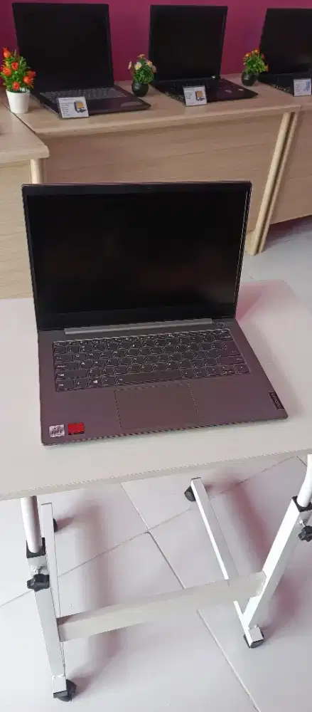 Lenovo ThinkBook 14 core i5 gen 8 + VGA 1gb