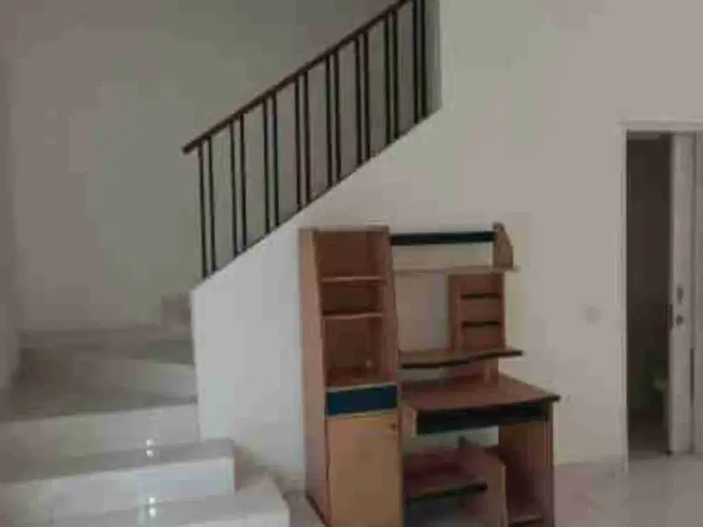 Jual cepat rumah siap huni tidak banjir strategis.